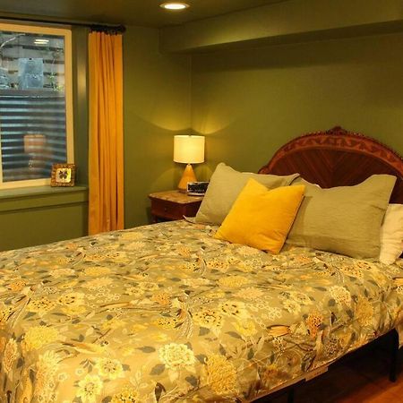 Heart Of Woodstock, 10 Min Walk To Reed, With Private Garage! Apartment Portland Ngoại thất bức ảnh