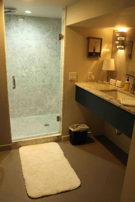 Heart Of Woodstock, 10 Min Walk To Reed, With Private Garage! Apartment Portland Ngoại thất bức ảnh